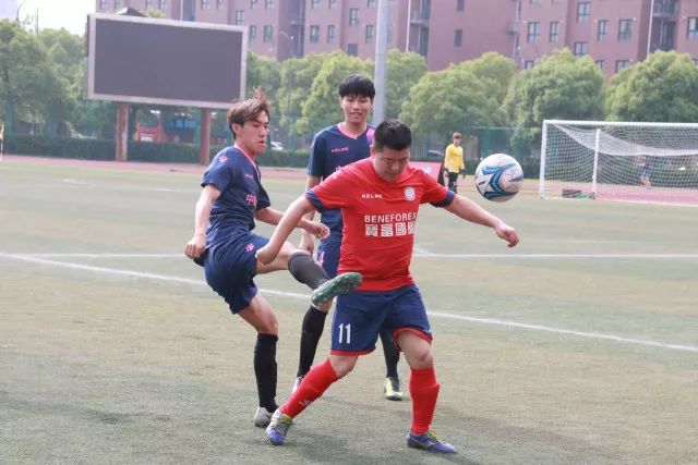 中国男篮末节处理球比较简单 庞峥麟和廖三宁表现依旧很亮眼